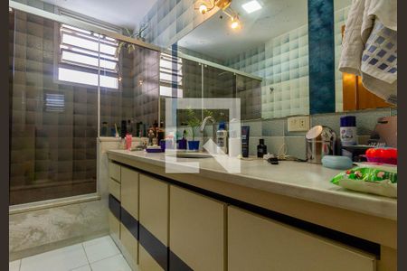 Casa à venda com 285m², 4 quartos e 5 vagasBanheiro da Suíte 1