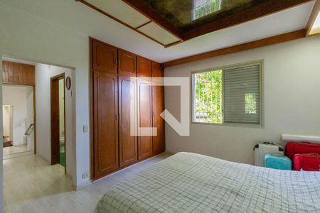 Casa à venda com 285m², 4 quartos e 5 vagasSuíte 2