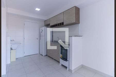 Sala / Cozinha de apartamento para alugar com 1 quarto, 30m² em Jardim Prudência, São Paulo
