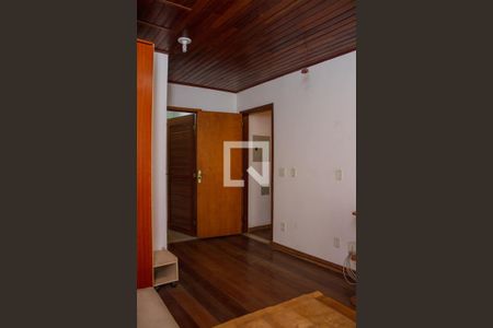 Casa à venda com 490m², 4 quartos e 2 vagasSuíte 02 - 3º Andar