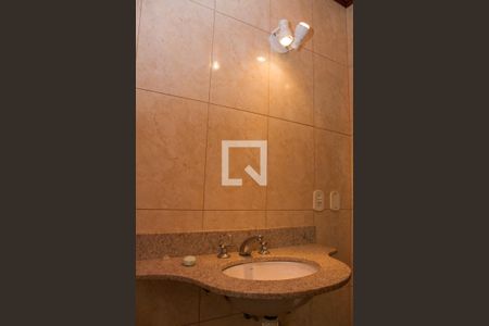 Casa à venda com 490m², 4 quartos e 2 vagasBanheiro da Suíte 02 - 3º Andar