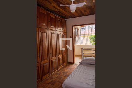 Casa à venda com 490m², 4 quartos e 2 vagasSuíte 01 - 2º Andar