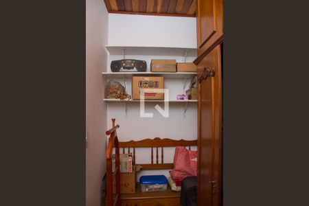 Casa à venda com 490m², 4 quartos e 2 vagasCloset da Suíte 01 - 2º Andar