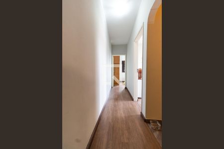 Escada de casa para alugar com 4 quartos, 390m² em Vila Paiva, São Paulo