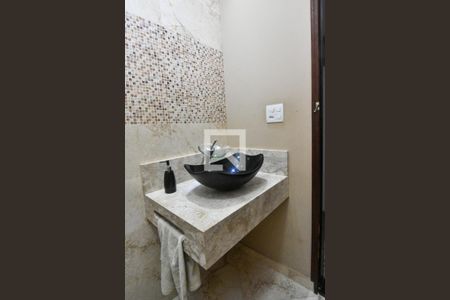 Casa à venda com 170m², 3 quartos e 2 vagasBanheiro 2