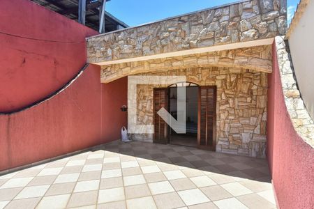 Casa à venda com 170m², 3 quartos e 2 vagasVaranda