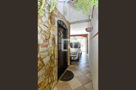 Casa à venda com 170m², 3 quartos e 2 vagasEntrada