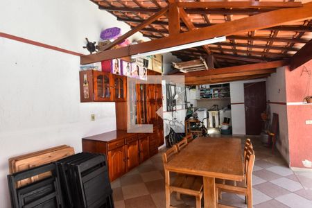 Casa à venda com 170m², 3 quartos e 2 vagasChurrasqueira