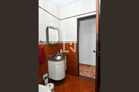 Casa à venda com 170m², 3 quartos e 2 vagasBanheiro Corredor