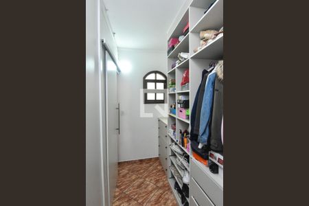 Casa à venda com 170m², 3 quartos e 2 vagasCloset