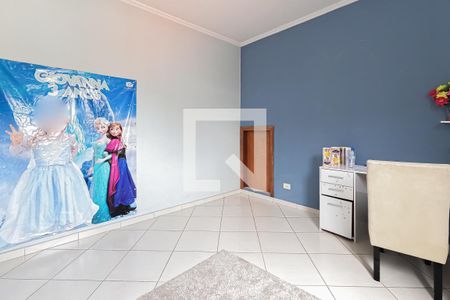 Casa à venda com 180m², 4 quartos e 4 vagas Casa à venda com 180m², 4 quartos e 4 vagasQuarto