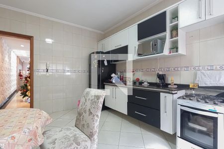 Casa à venda com 180m², 4 quartos e 4 vagas Casa à venda com 180m², 4 quartos e 4 vagasCozinha