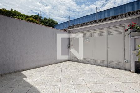 Casa à venda com 180m², 4 quartos e 4 vagas Casa à venda com 180m², 4 quartos e 4 vagasGaragem