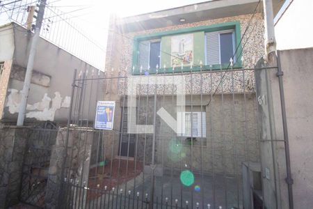 Casa para alugar com 120m², 3 quartos e 1 vaga Casa para alugar com 120m², 3 quartos e 1 vagaFachada