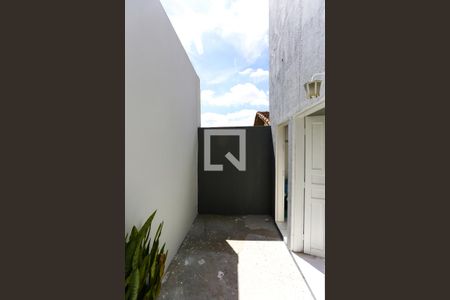 Casa à venda com 115m², 2 quartos e 1 vaga Casa à venda com 115m², 2 quartos e 1 vagaQuintal