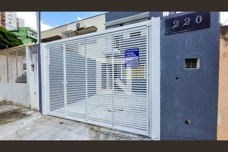 Casa à venda com 115m², 2 quartos e 1 vaga Casa à venda com 115m², 2 quartos e 1 vagaFachada