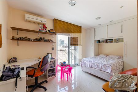 Quarto 1 de casa à venda com 4 quartos, 350m² em Santa Rosa, Niterói