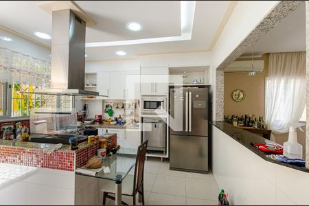 Casa à venda com 350m², 4 quartos e 2 vagasCozinha