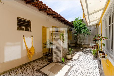 Casa à venda com 350m², 4 quartos e 2 vagasCasa 2