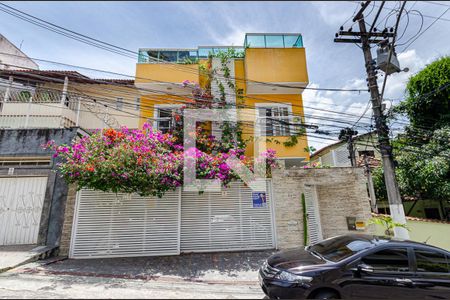 Casa à venda com 350m², 4 quartos e 2 vagasFachada