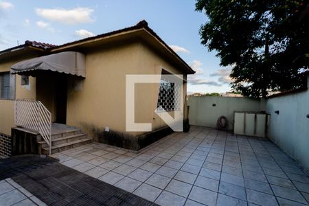 Casa à venda com 300m², 3 quartos e 6 vagas Casa à venda com 300m², 3 quartos e 6 vagasGaragem