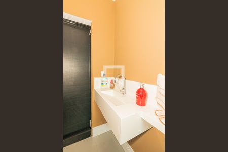 Casa de condomínio à venda com 500m², 5 quartos e 4 vagas Casa de condomínio à venda com 500m², 5 quartos e 4 vagasLavabo 2