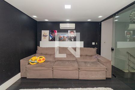 Sala de TV de casa de condomínio à venda com 5 quartos, 500m² em Jardim Guapira, São Paulo