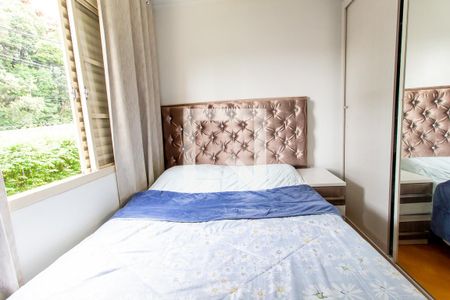 Quarto 1 de apartamento para alugar com 2 quartos, 53m² em Sítio Cercado, Curitiba