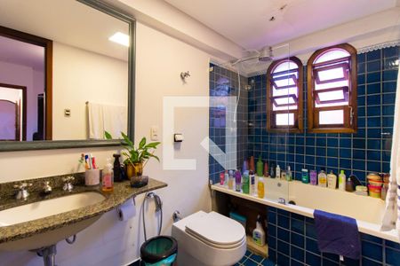 Casa à venda com 320m², 3 quartos e 1 vagaBanheiro da Suíte