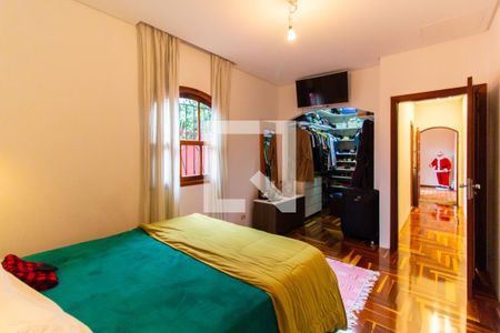 Casa à venda com 320m², 3 quartos e 1 vagaSuíte