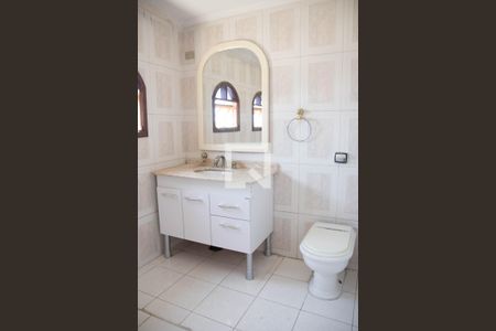 Banheiro de casa para alugar com 2 quartos, 50m² em Parque Edu Chaves, São Paulo