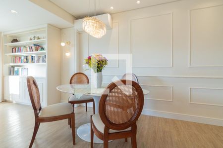 Apartamento à venda com 70m², 2 quartos e 1 vaga Apartamento à venda com 70m², 2 quartos e 1 vagaSala