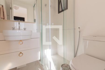 Apartamento à venda com 70m², 2 quartos e 1 vaga Apartamento à venda com 70m², 2 quartos e 1 vagaBanheiro da suíte