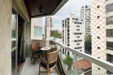 Sacada de apartamento à venda com 3 quartos, 130m² em Moema, São Paulo