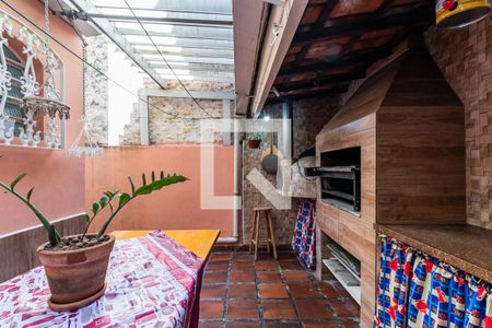 Casa à venda com 193m², 4 quartos e 2 vagas1o. Andar - Quintal e Churrasqueira