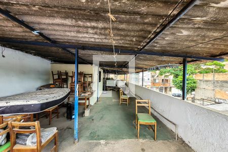 Casa à venda com 300m², 2 quartos e 3 vagasTerraço