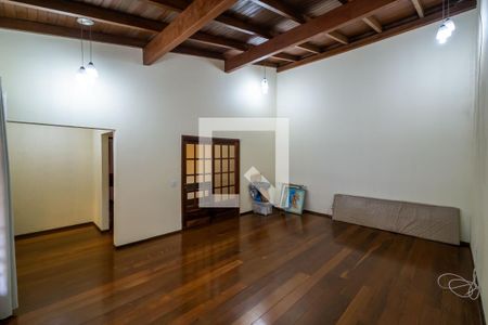 Sala de casa à venda com 4 quartos, 309m² em Medianeira, Porto Alegre