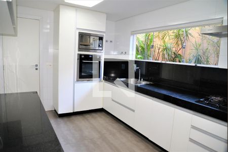 Casa à venda com 600m², 4 quartos e 7 vagas