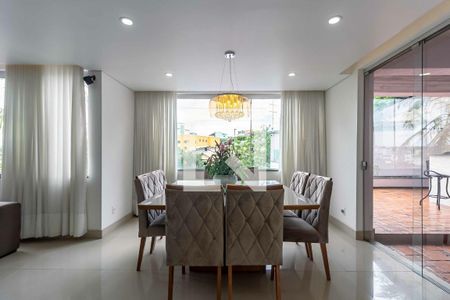 Casa à venda com 7 quartos, 400m² em Camargos, Belo Horizonte