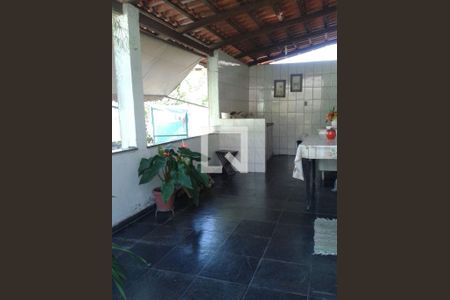 Casa à venda com 3 quartos, 163m² em Tijuco, Contagem