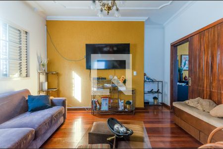 Casa para alugar com 4 quartos, 290m² em Copacabana, Belo Horizonte