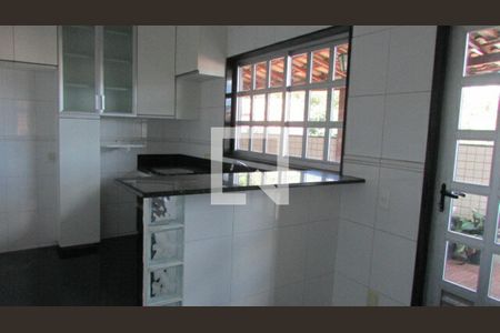 Casa à venda com 3 quartos, 366m² em Barreiro, Belo Horizonte