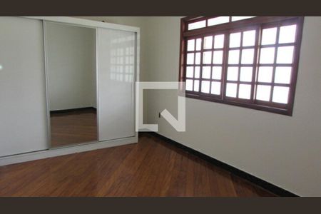 Casa à venda com 3 quartos, 366m² em Barreiro, Belo Horizonte