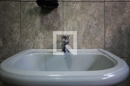 Casa à venda com 147m², 2 quartos e 2 vagasBanheiro 1