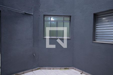Apartamento para alugar com 70m², 2 quartos e sem vagaQuintal e Área de Serviço