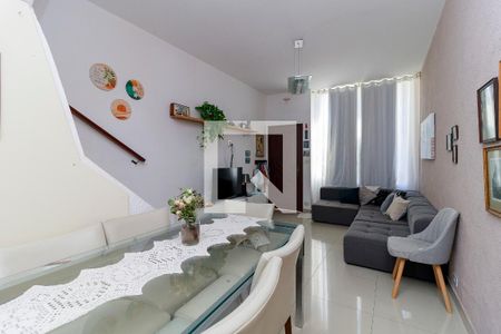 Sala de casa para alugar com 2 quartos, 131m² em Santo Amaro, São Paulo