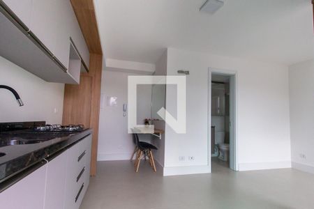 Sala/Cozinha de kitnet/studio para alugar com 1 quarto, 29m² em Novo Mundo, Curitiba