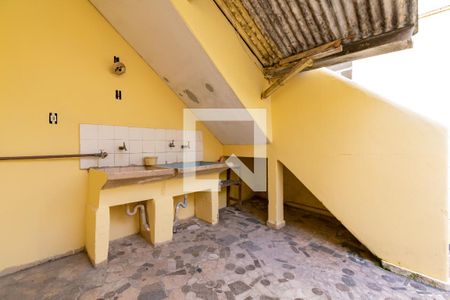 Casa à venda com 180m², 2 quartos e 4 vagas Casa à venda com 180m², 2 quartos e 4 vagasLavanderia