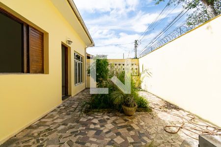 Casa à venda com 180m², 2 quartos e 4 vagas Casa à venda com 180m², 2 quartos e 4 vagasjardim