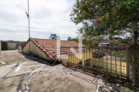 Casa à venda com 180m², 2 quartos e 4 vagas Casa à venda com 180m², 2 quartos e 4 vagasTerraço